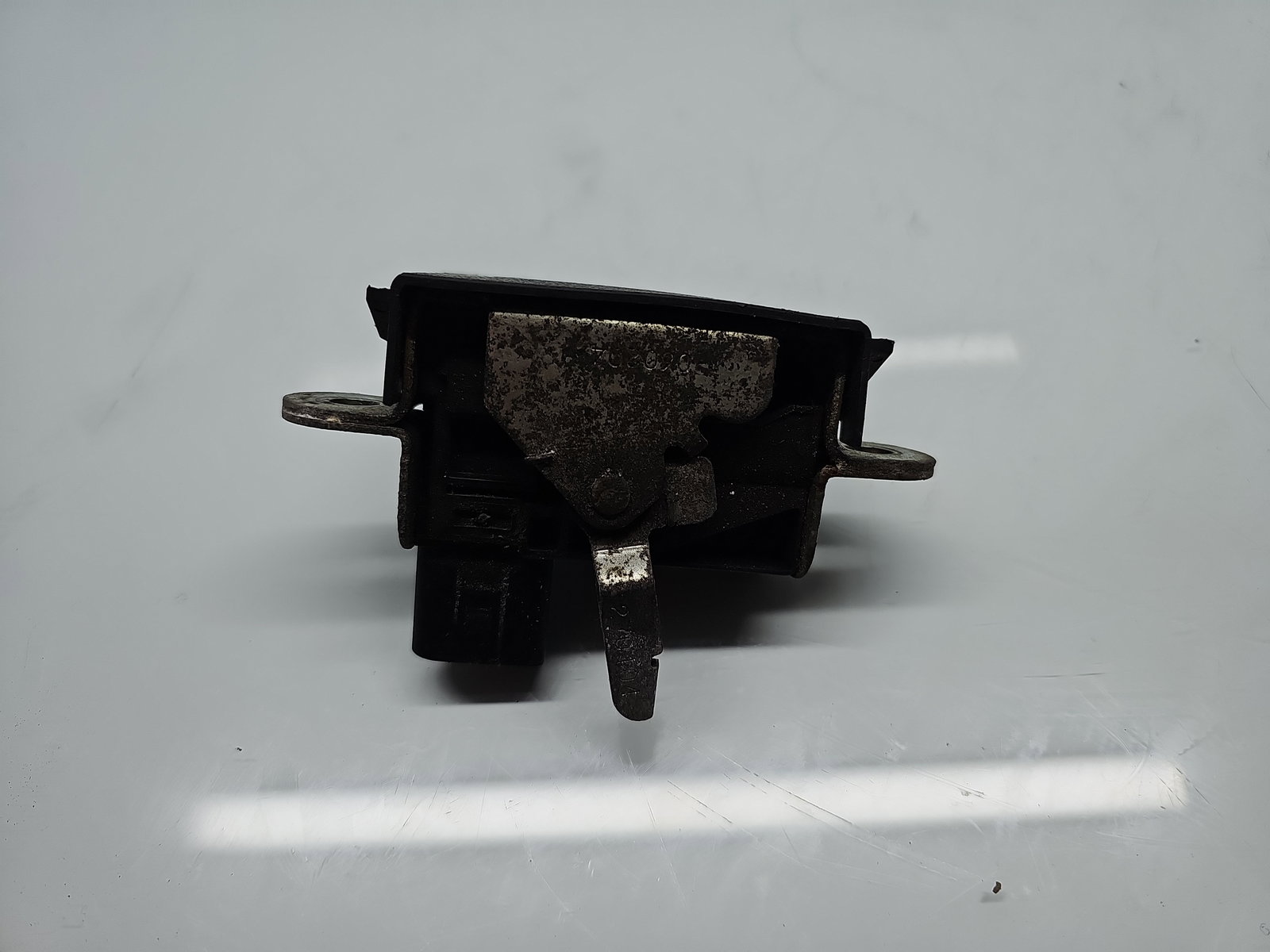 Broasca haion Volkswagen Golf 5 (1K1) [Fabr 2004-2008] 1K6827505B - imagine 2