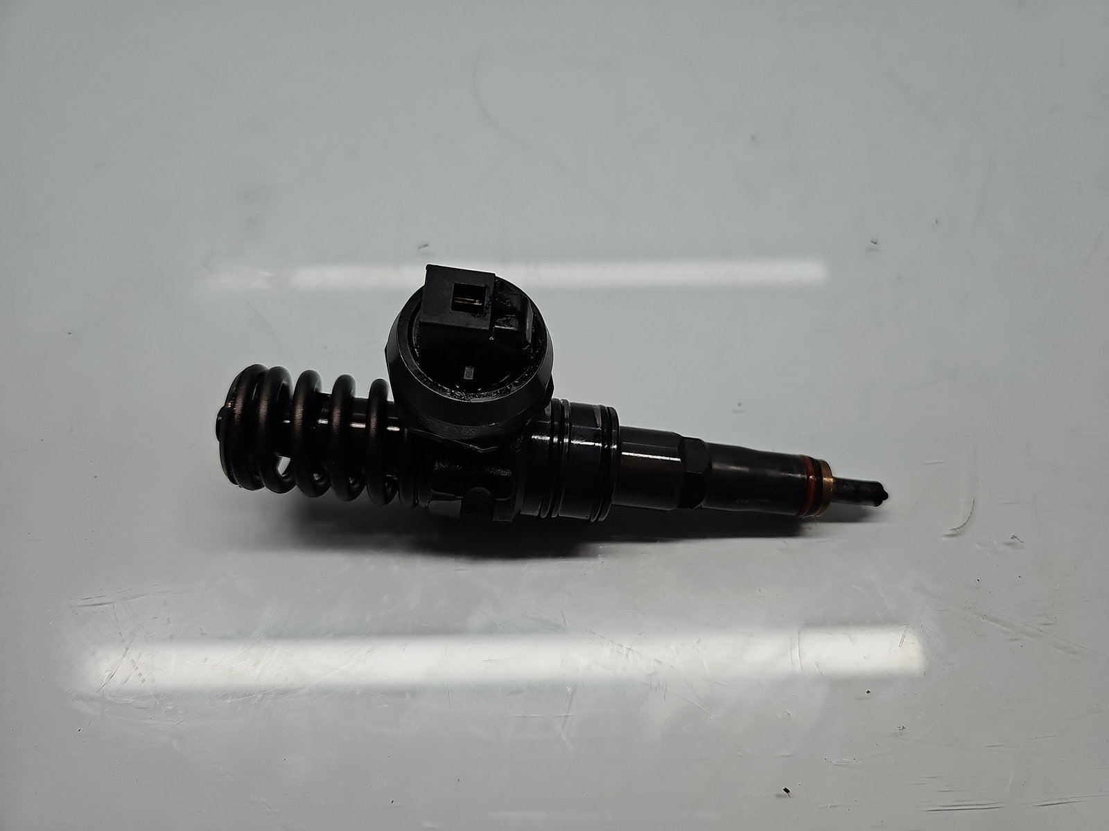 Injector Volkswagen Golf 5 (1K1) [Fabr 2004-2008] 038130073AS 2.0 TDI BDK 55KW / 75CP - imagine 1