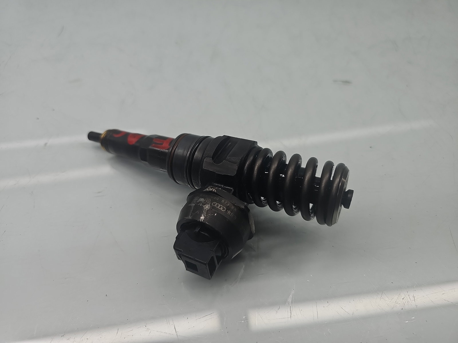 Injector Volkswagen Transporter 5 (7HB, 7HJ) [Fabr 2004-2013] 038130073BN 1.9 TDI BRS 75KW / 102CP - imagine 2