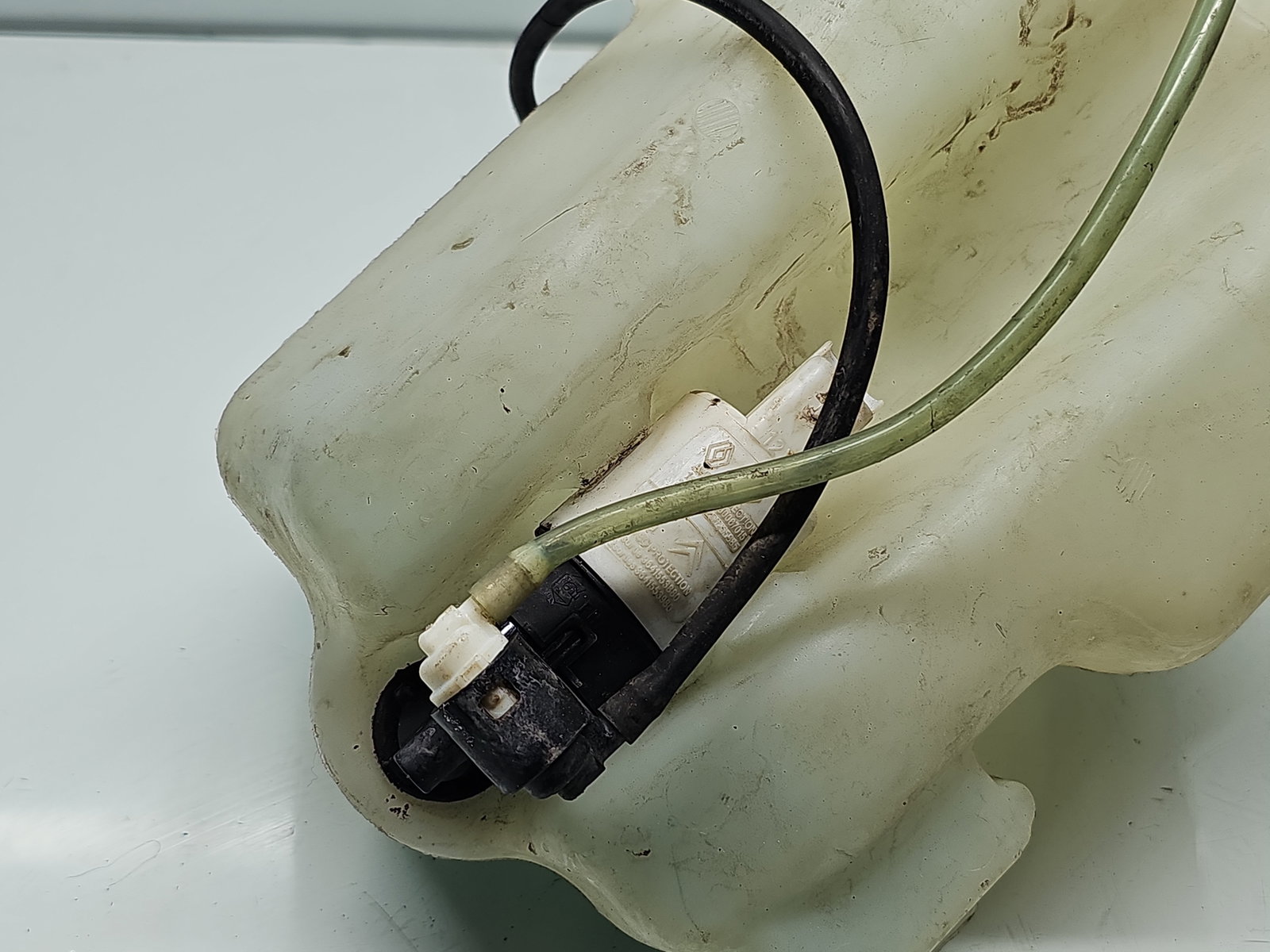 Vas lichid parbriz Renault Scenic 2 [Fabr 2003-2008] 8200104706F - imagine 2