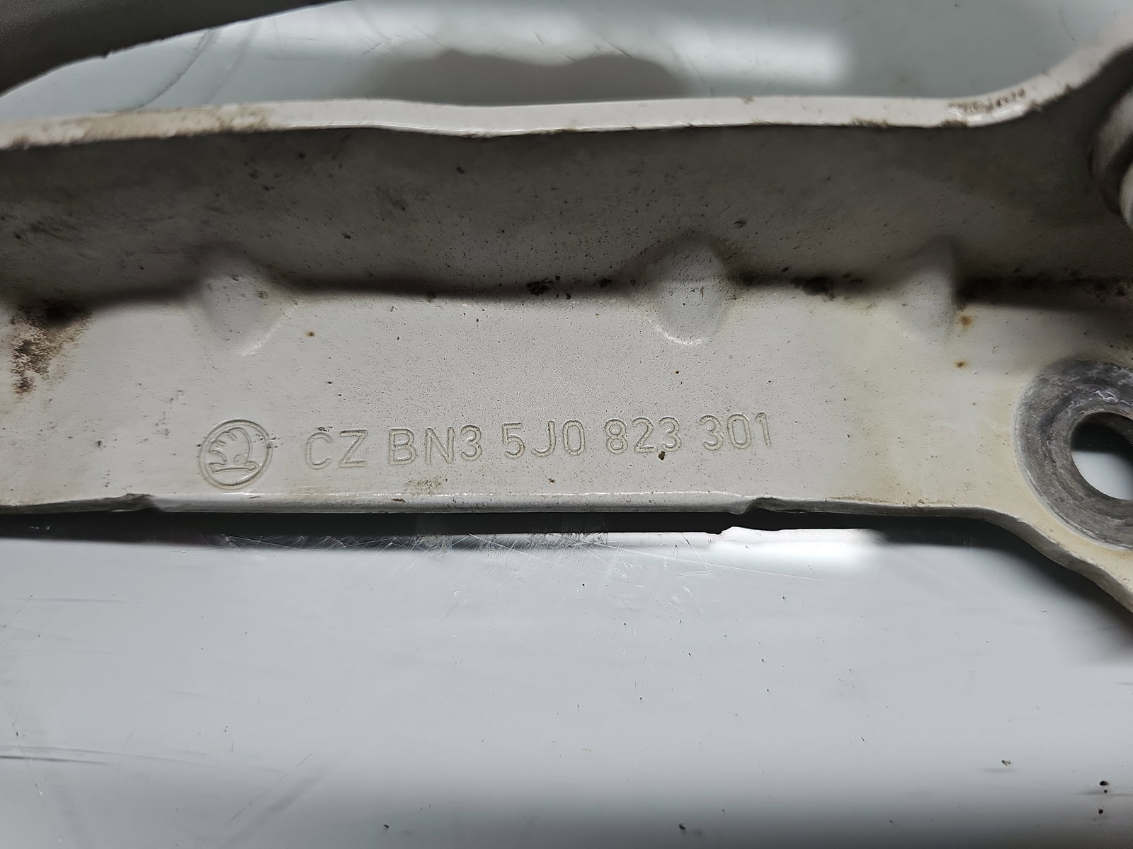 Set balamale capota Skoda Fabia 2 (5J, 542) [Fabr 2007-2014] 5J0823301/5J0823302 - imagine 5