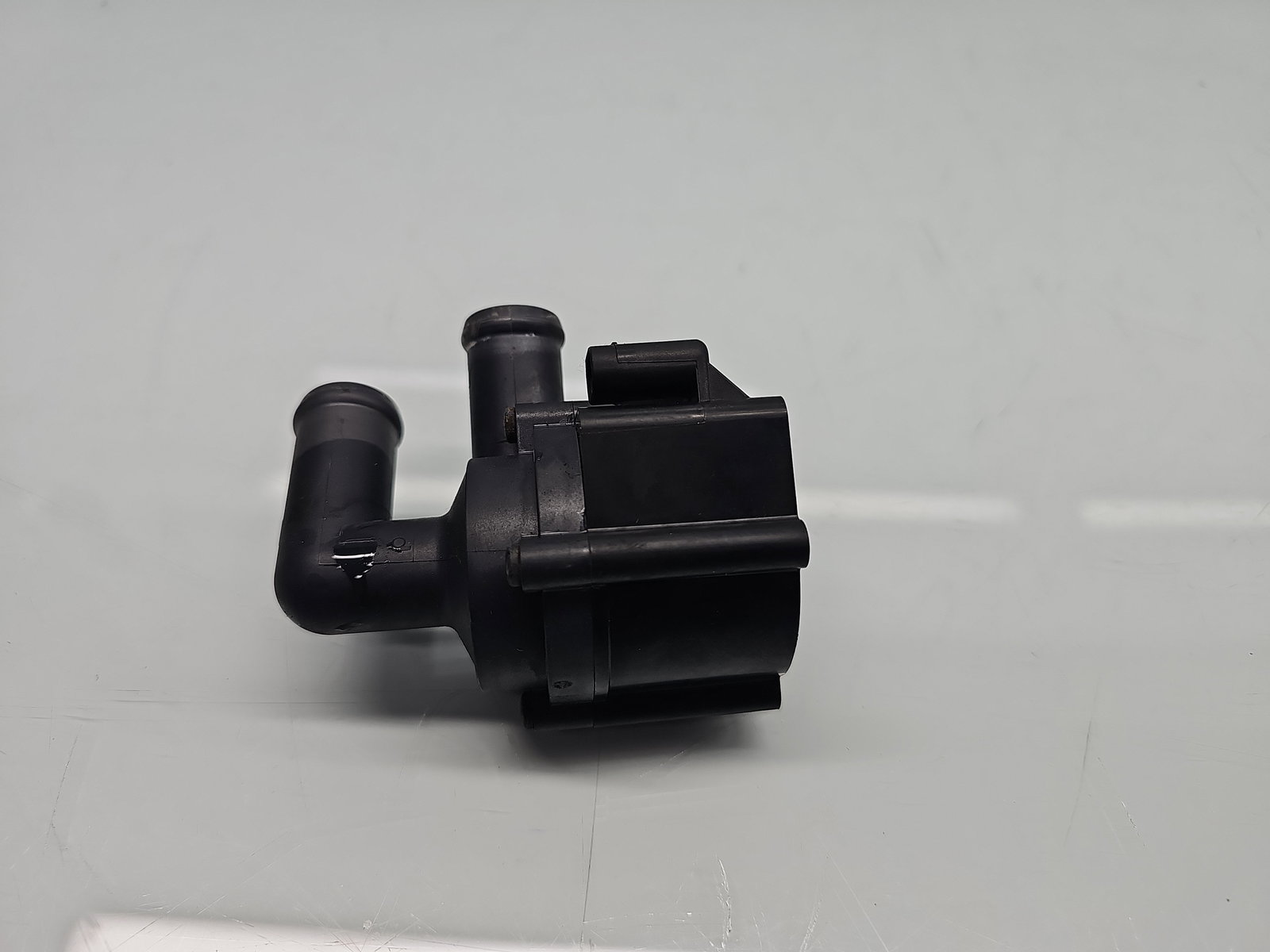 Pompa recirculare apa AUDI A3 Sportback (8PA) [Fabr 2004-2013] Facelift 5N0965561 1.6 TDI CAYC 77KW / 105CP - imagine 2