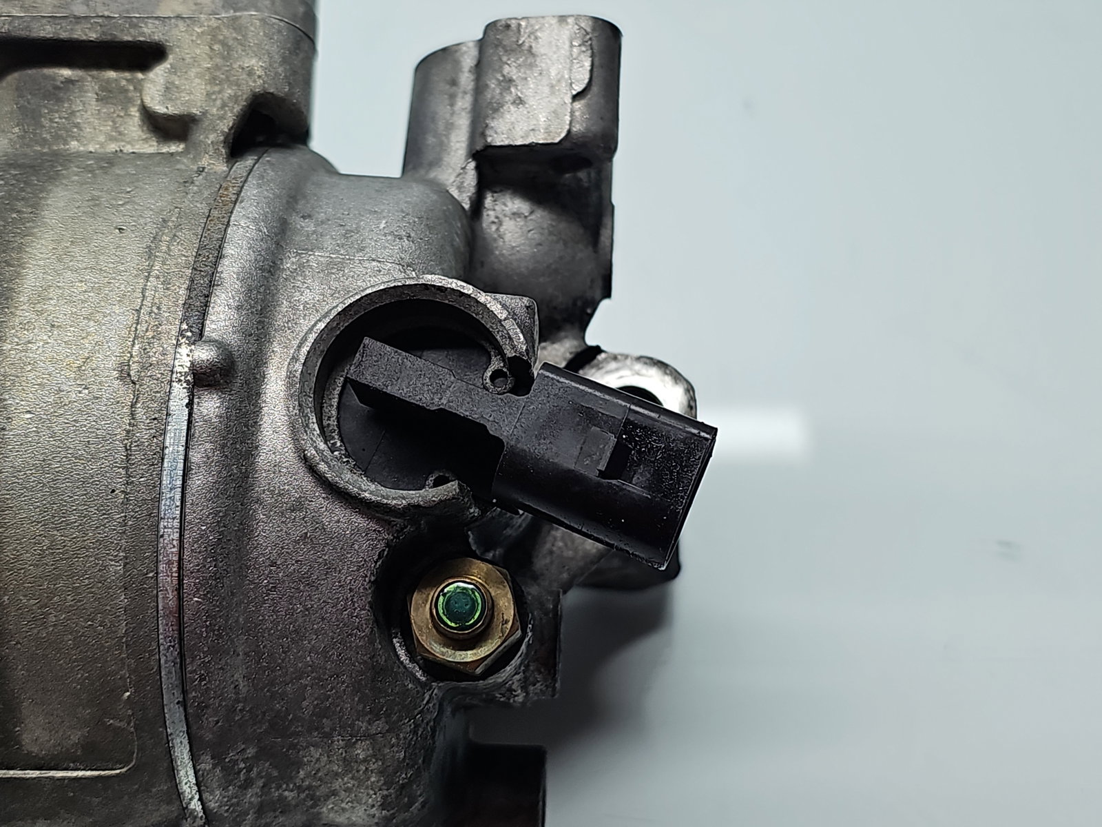 Compresor clima Volkswagen Golf 6 (5K1) [Fabr 2009-2013] 5N0820803E 1.6 TDI CAYC 77KW / 105CP - imagine 3