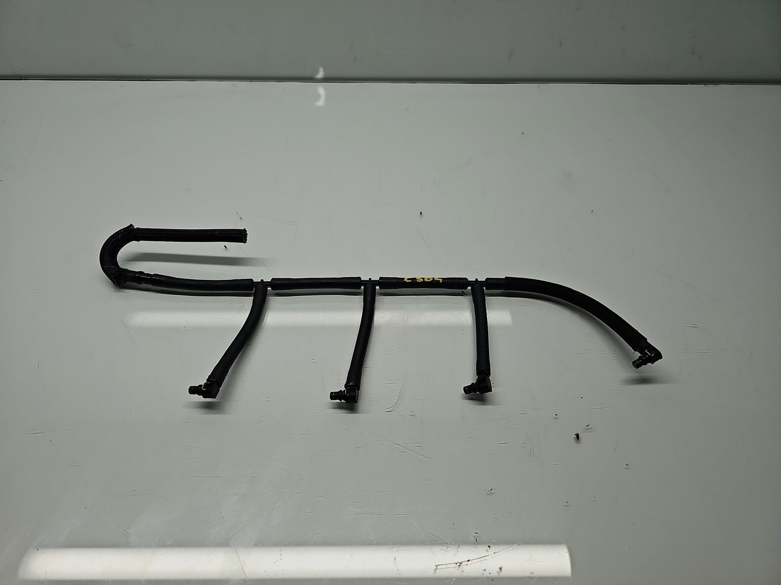 Conducta retur injectoare Volkswagen Golf 6 (5K1) [Fabr 2009-2013] OEM 1.6 TDI CAYC 77KW / 105CP - imagine 1