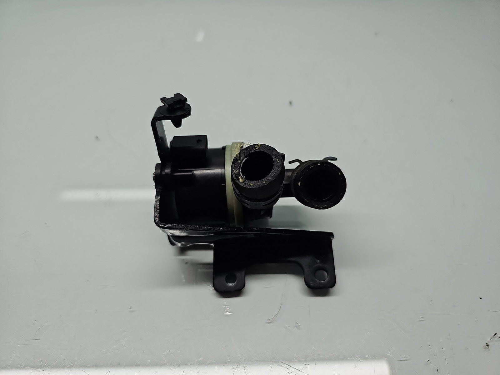 Pompa recirculare apa AUDI A5 (8T3) [Fabr 2007-2015] 5N0965561A 2.0 TDI CGLC 130KW / 177CP - imagine 1