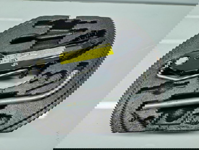  Set cric si cheie Volkswagen Golf 6 (5K1) [Fabr 2009-2013] OEM