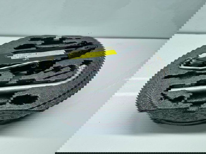  Set cric si cheie Volkswagen Golf 6 (5K1) [Fabr 2009-2013] OEM