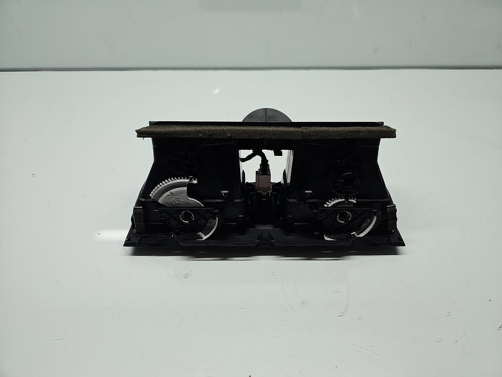 Grila aerisire centrala Volkswagen Golf 6 (5K1) [Fabr 2009-2013] 5K0815736D - imagine 3