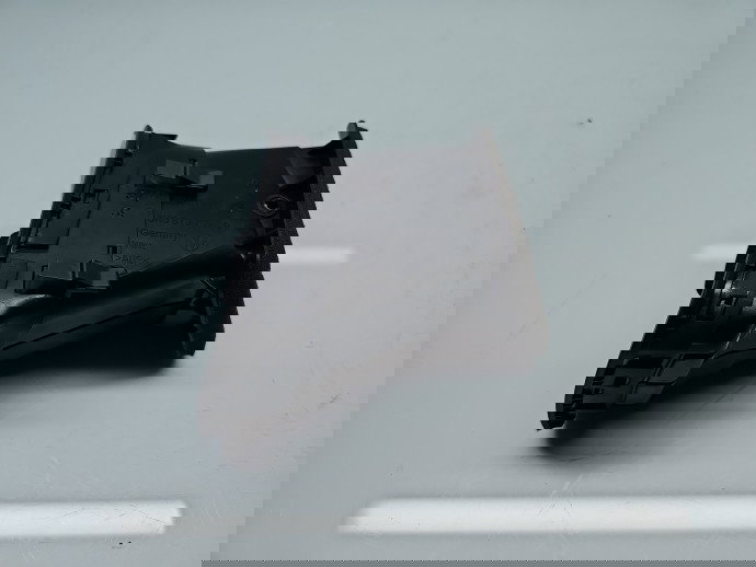  Grila aerisire stanga Volkswagen Golf 6 (5K1) [Fabr 2009-2013] 5K0819709D