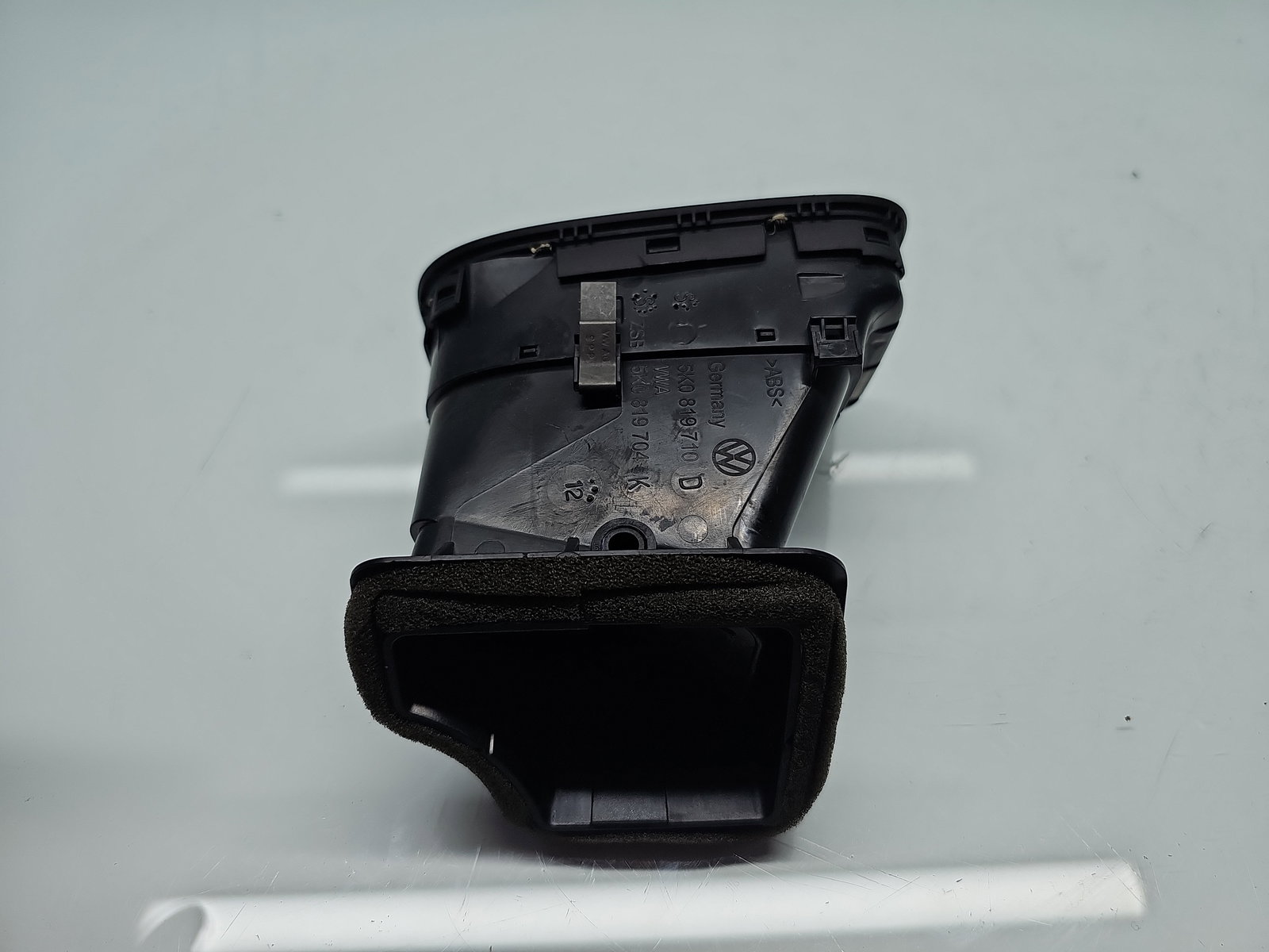 Grila aerisire dreapta Volkswagen Golf 6 (5K1) [Fabr 2009-2013] 5K0818510D - imagine 3