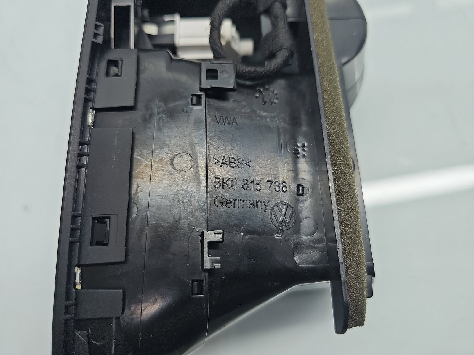 Grila aerisire centrala Volkswagen Golf 6 (5K1) [Fabr 2009-2013] 5K0815736D - imagine 5