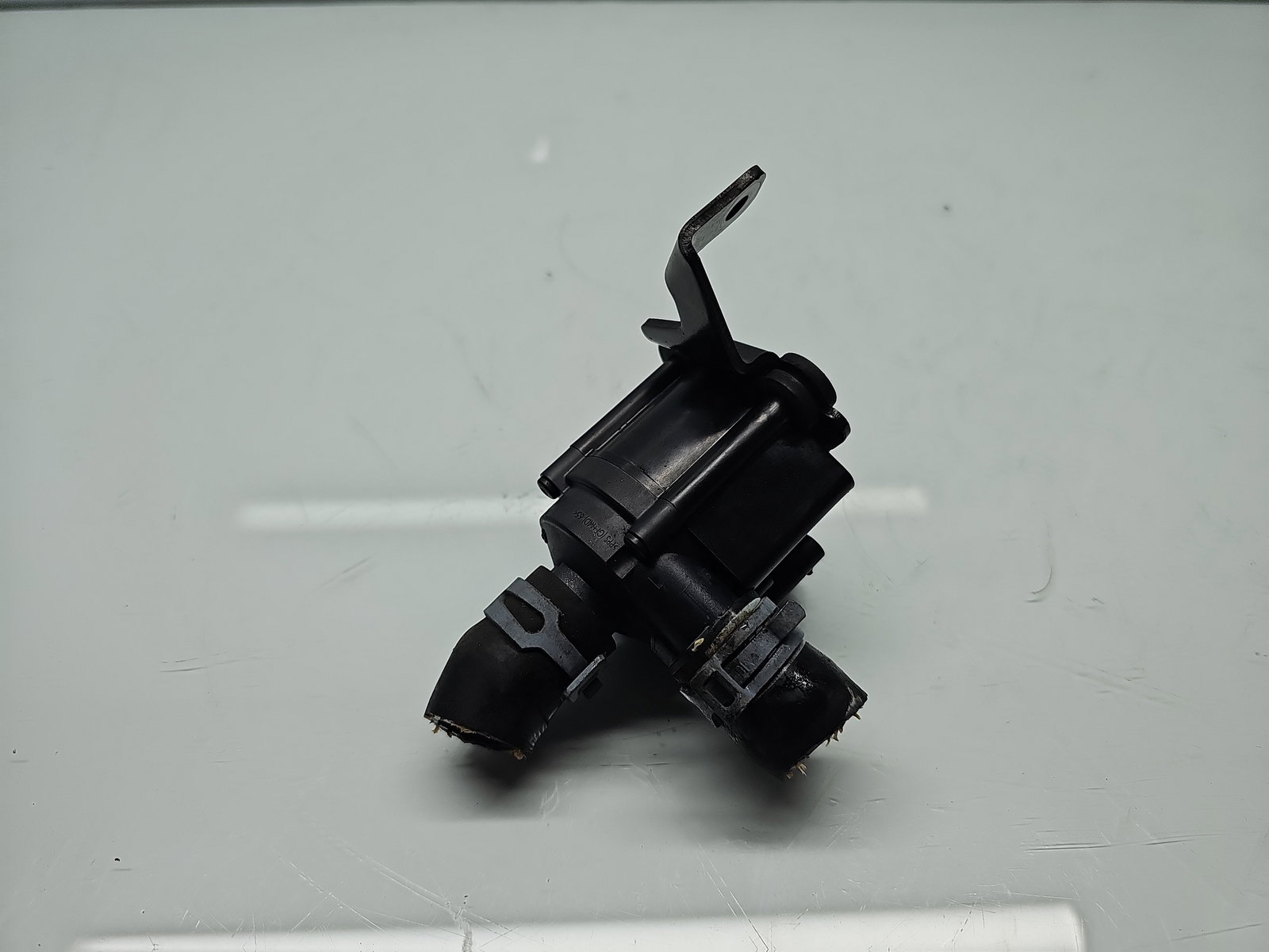 Pompa recirculare apa AUDI A6 (4G2, C7) [Fabr 2012-2017] 04L965559 2.0 TDI CNHA 140KW / 190CP - imagine 2