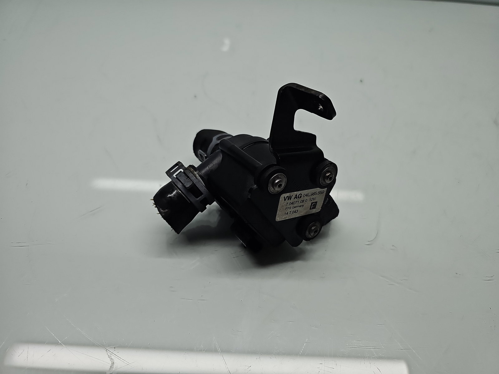 Pompa recirculare apa AUDI A6 (4G2, C7) [Fabr 2012-2017] 04L965559 2.0 TDI CNHA 140KW / 190CP - imagine 3