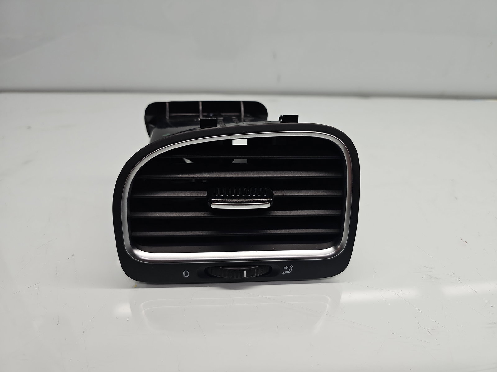 Grila aerisire spate Volkswagen Golf 6 (5K1) [Fabr 2009-2013] 5K0819709D - imagine 1