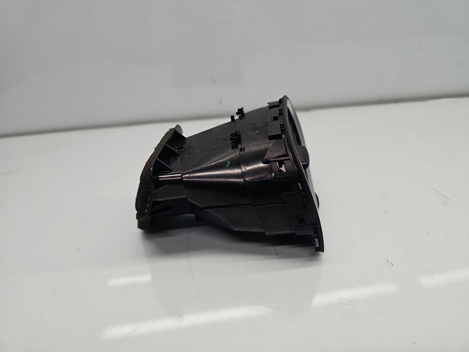 Grila aerisire spate Volkswagen Golf 6 (5K1) [Fabr 2009-2013] 5K0819709D - imagine 2