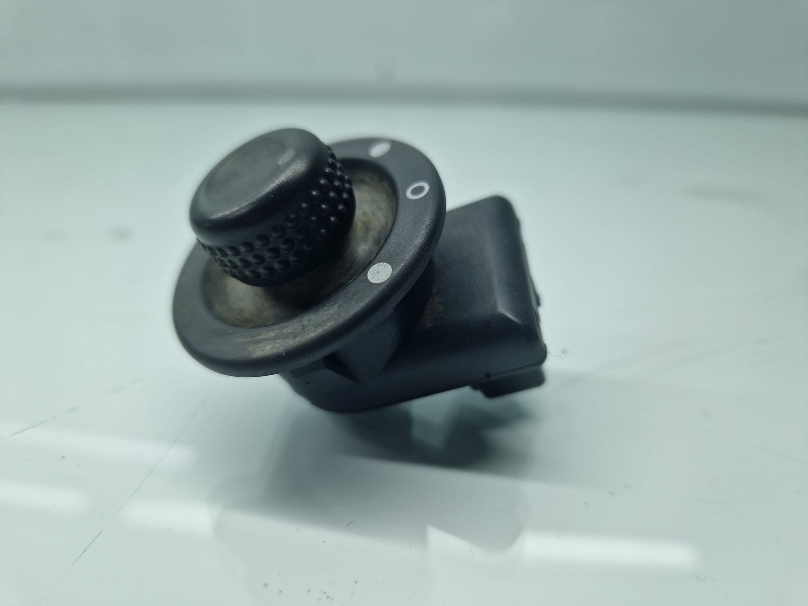 Buton reglaj oglinzi Opel Movano B F3500 (L2 H2) [Fabr 2010-2022] 255704649R - imagine 1