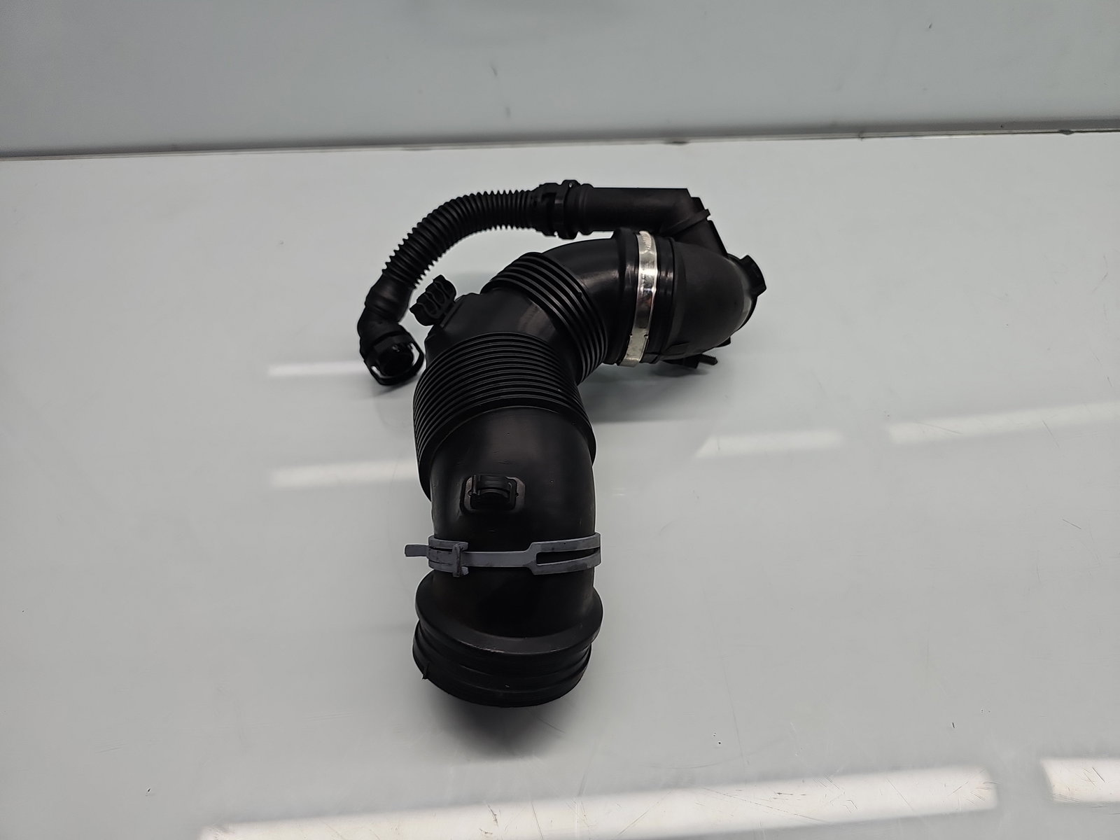 Tub admisie aer Volkswagen Golf 7 (5G) [Fabr 2014-prezent] 5Q0129654 1.6 TDI CLHA 77KW / 105CP - imagine 1