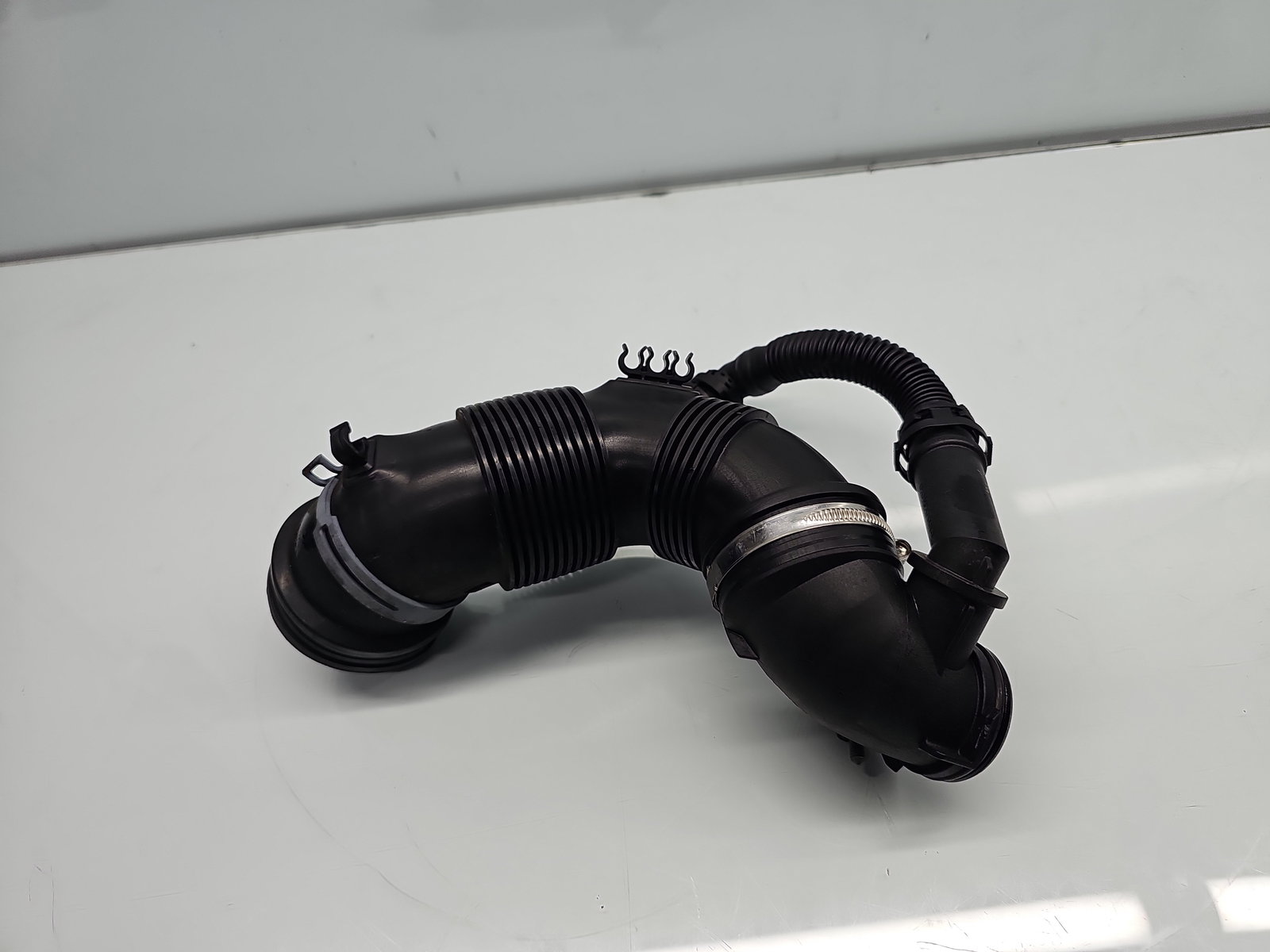 Tub admisie aer Volkswagen Golf 7 (5G) [Fabr 2014-prezent] 5Q0129654 1.6 TDI CLHA 77KW / 105CP - imagine 2