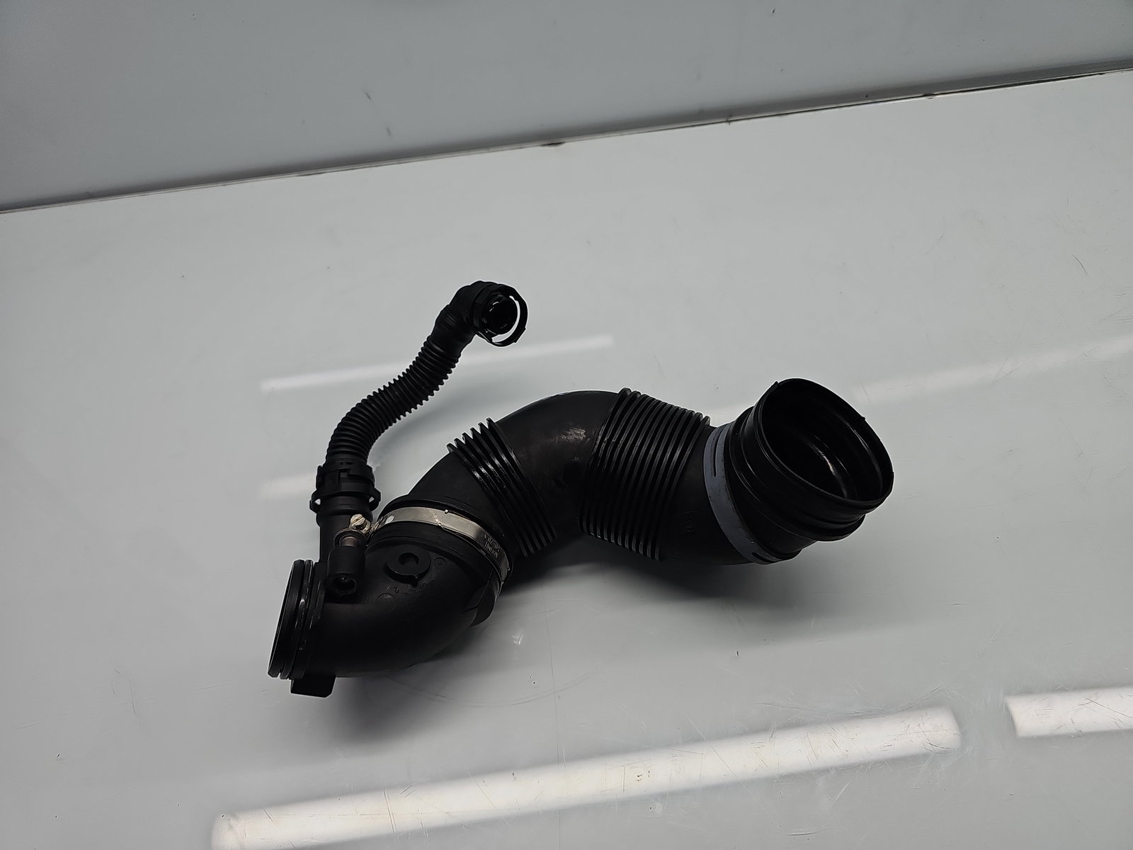 Tub admisie aer Volkswagen Golf 7 (5G) [Fabr 2014-prezent] 5Q0129654 1.6 TDI CLHA 77KW / 105CP - imagine 3