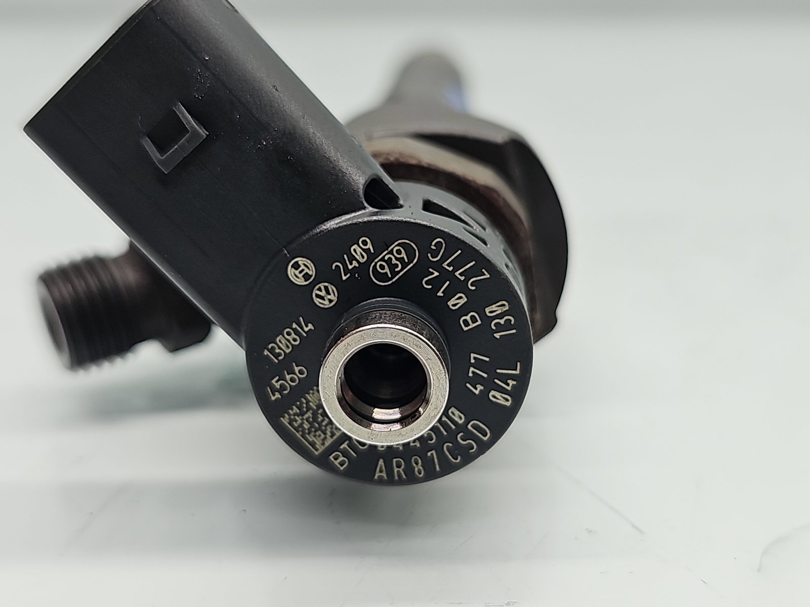 Injector Volkswagen Golf 7 (5G) [Fabr 2014-prezent] 04L130277G 1.6 TDI CLHA 77KW / 105CP - imagine 5