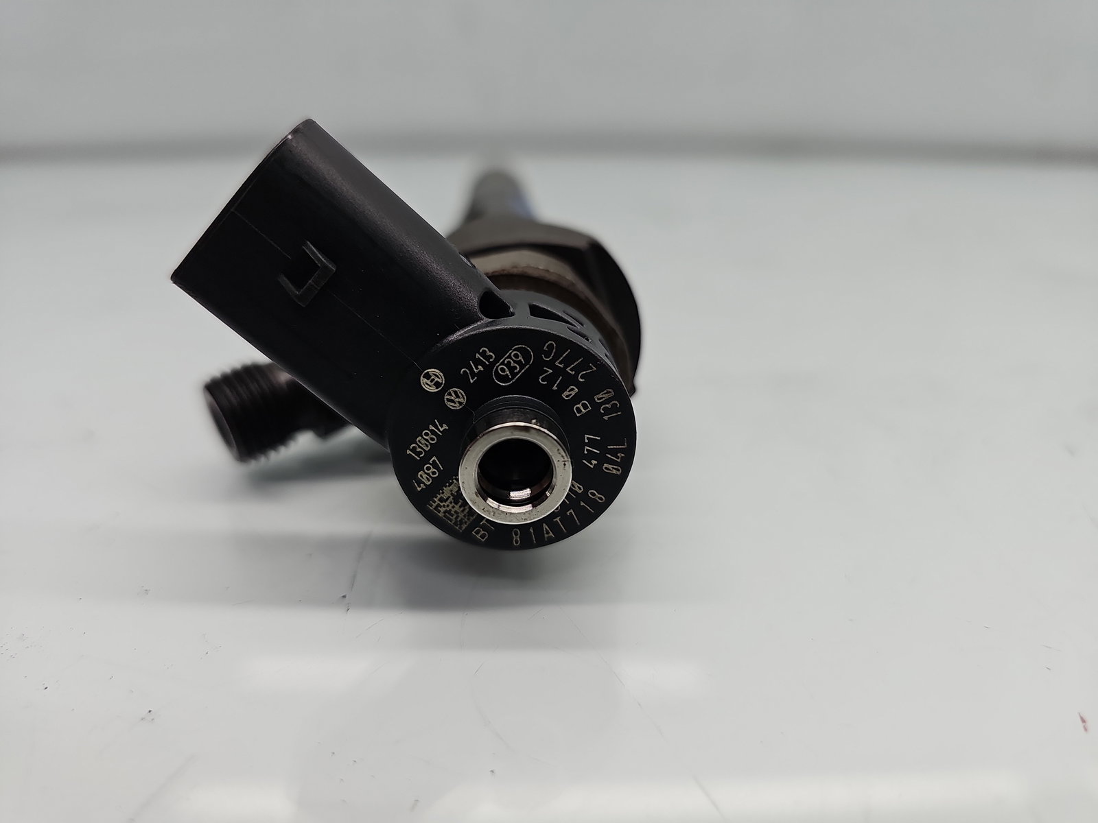 Injector Volkswagen Golf 7 (5G) [Fabr 2014-prezent] 04L130277G 1.6 TDI CLHA 77KW / 105CP - imagine 5