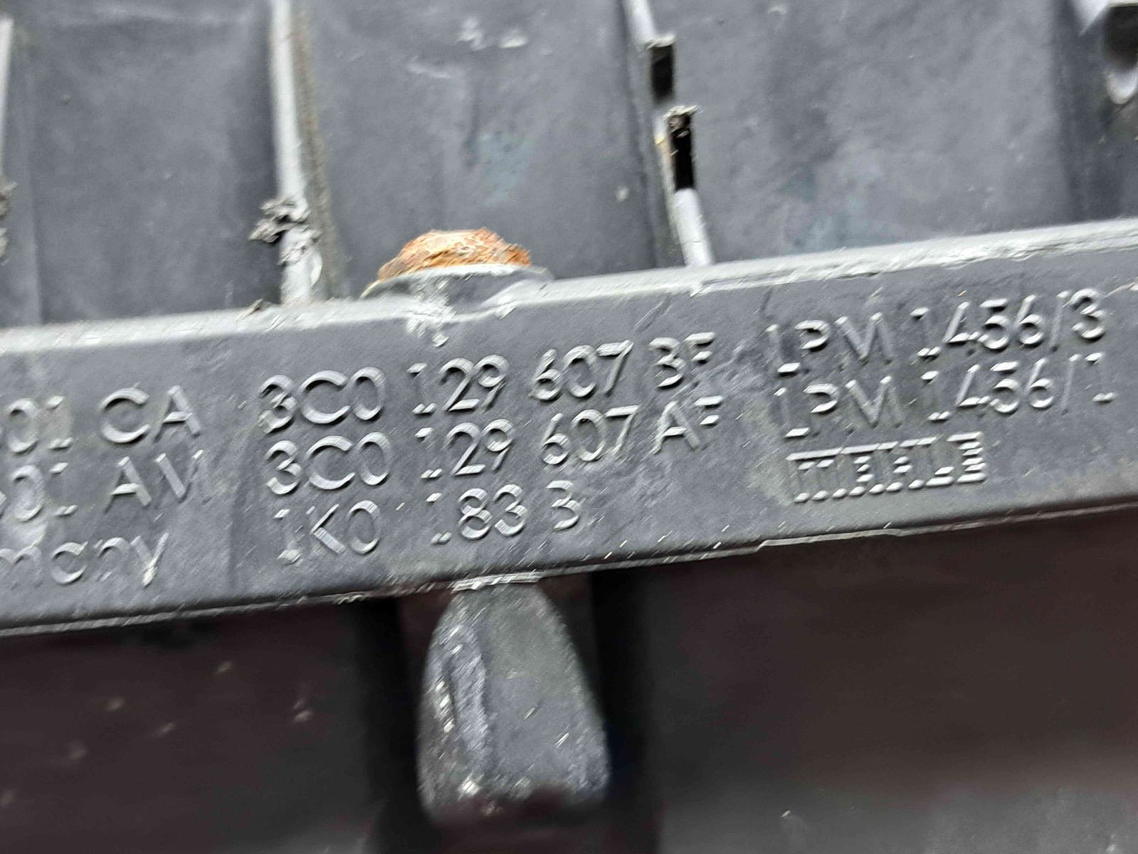 Carcasa filtru aer Volkswagen Golf 6 (5K1) [Fabr 2009-2013] 3C0129607BF 1.6 TDI CAYC 77KW / 105CP - imagine 2