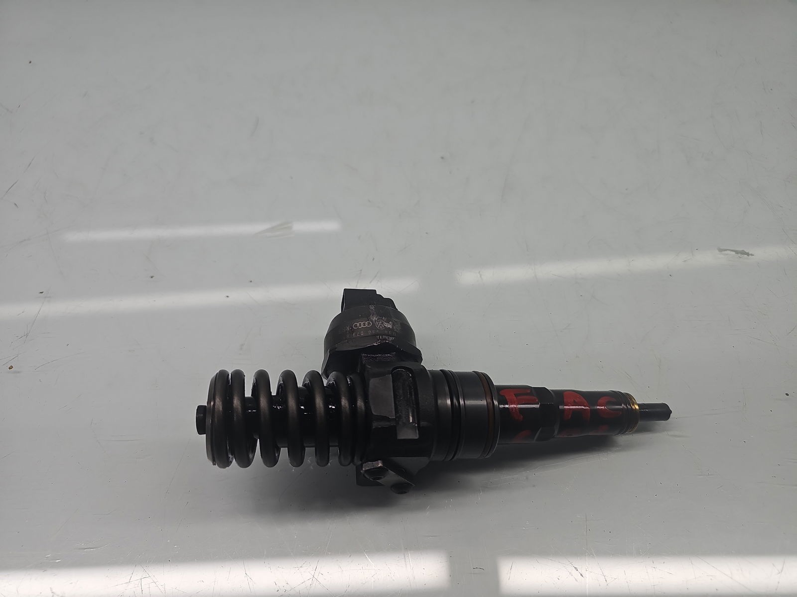Injector Volkswagen Golf 5 (1K1) [Fabr 2004-2008] 038130073BN 1.9 TDI BRS 75KW / 102CP - imagine 1