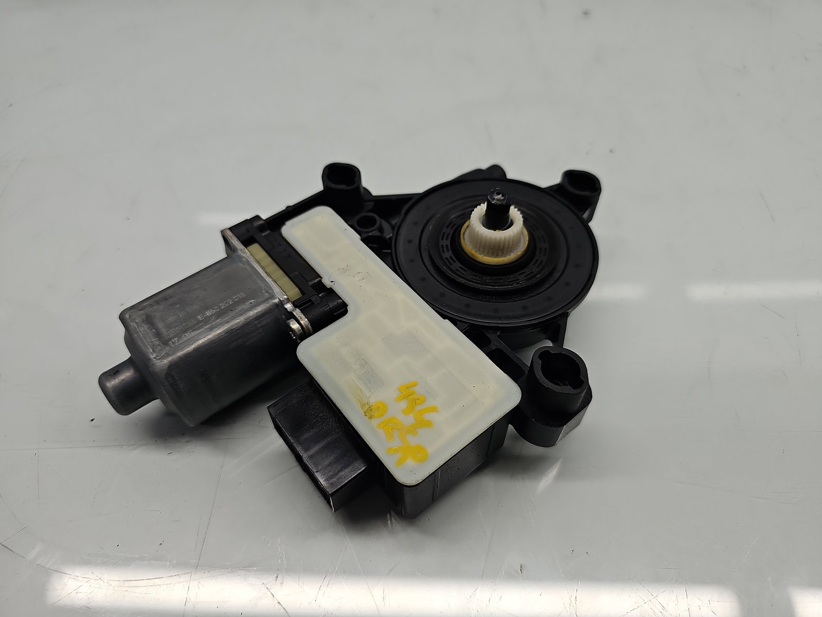 Motoras geam dreapta spate Seat Leon (5F1) [Fabr 2012-2018] 5Q0959812E - imagine 1