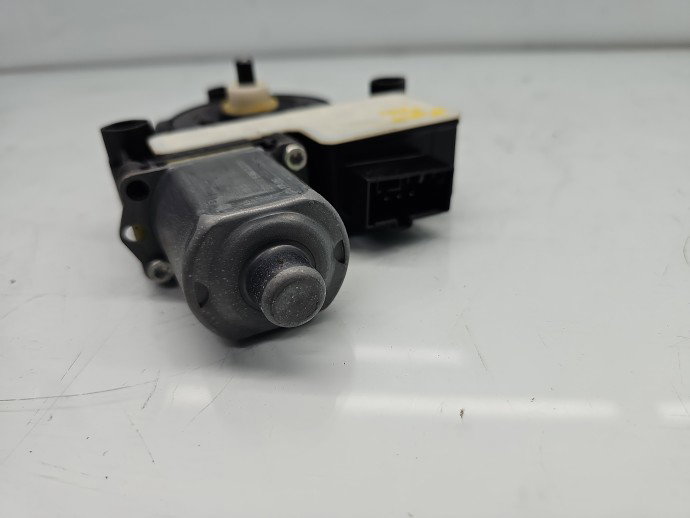 Motoras geam dreapta spate Seat Leon (5F1) [Fabr 2012-2018] 5Q0959812E
