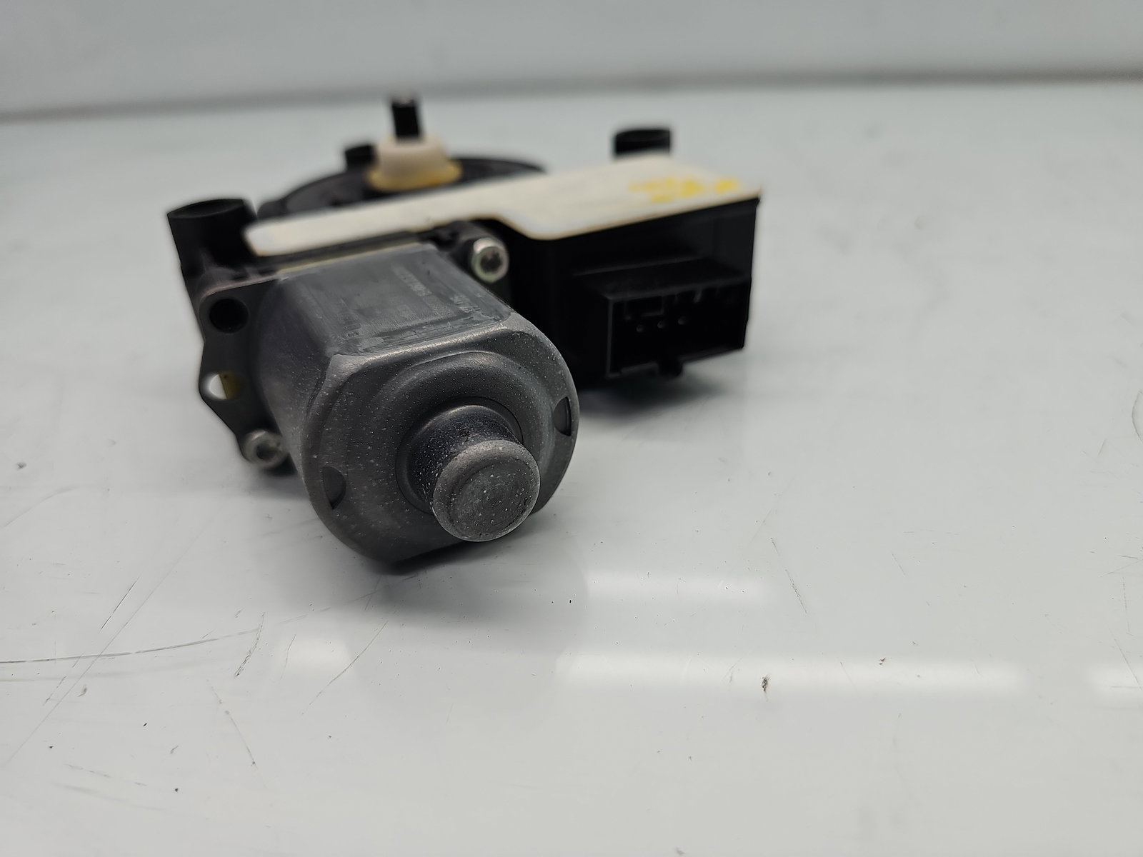 Motoras geam dreapta spate Seat Leon (5F1) [Fabr 2012-2018] 5Q0959812E - imagine 3