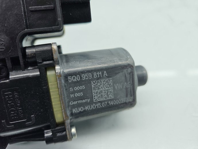 Motoras geam stanga spate Seat Leon (5F1) [Fabr 2012-2018] 5Q0959811A