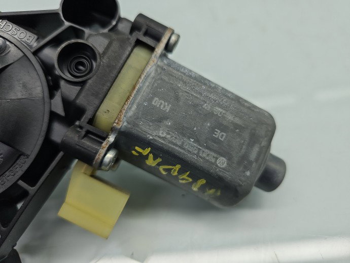 Motoras geam dreapta fata Seat Leon (5F1) [Fabr 2012-2018] 5Q0959802B