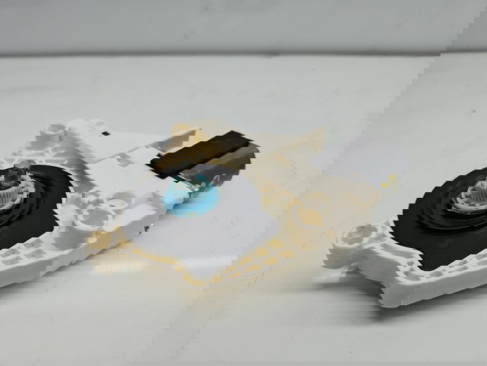 Motoras geam dreapta spate AUDI A6 (4G2, C7) [Fabr 2012-2017] 8K0959812A