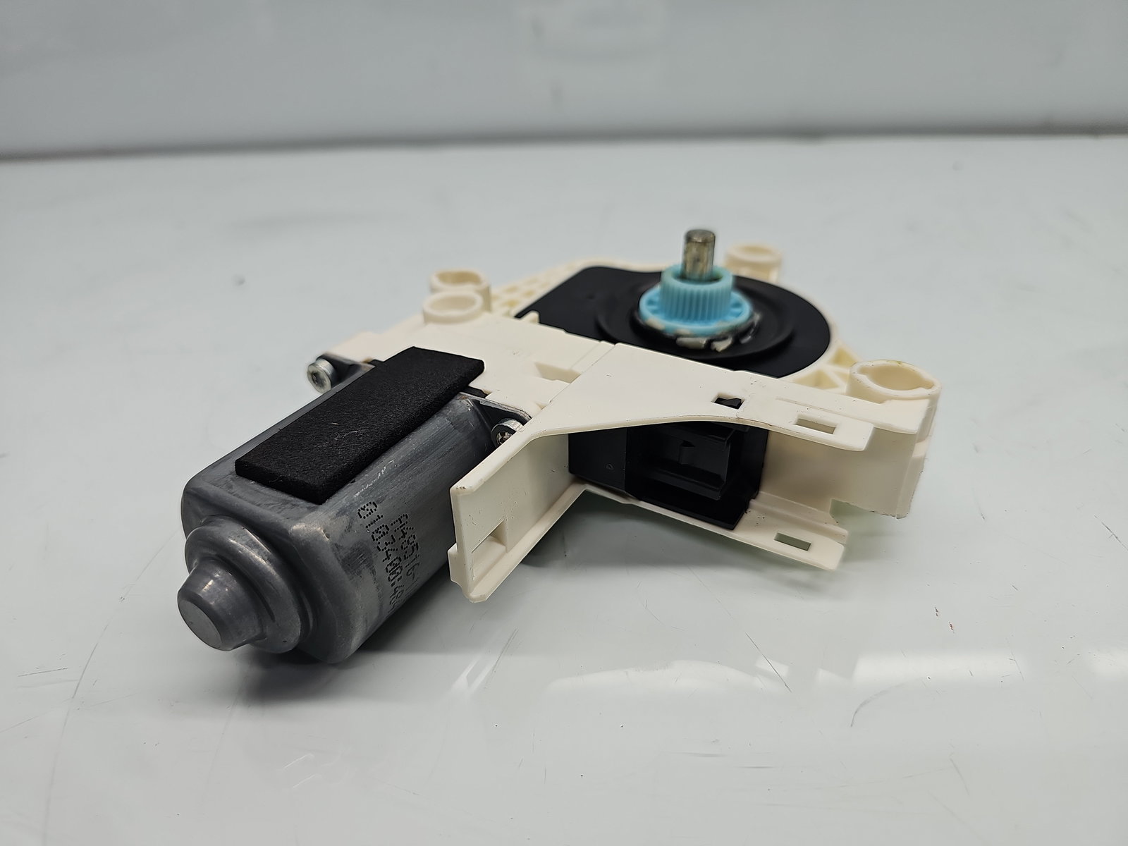 Motoras geam dreapta spate AUDI A6 (4G2, C7) [Fabr 2012-2017] 8K0959812A - imagine 3