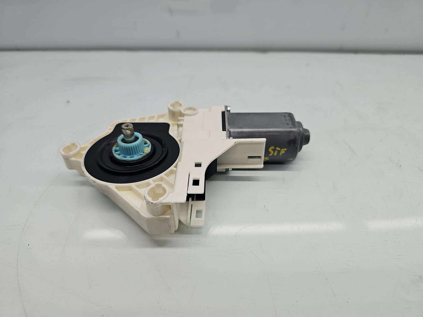 Motoras geam stanga fata AUDI A6 (4G2, C7) [Fabr 2012-2017] 8K0959801B - imagine 1