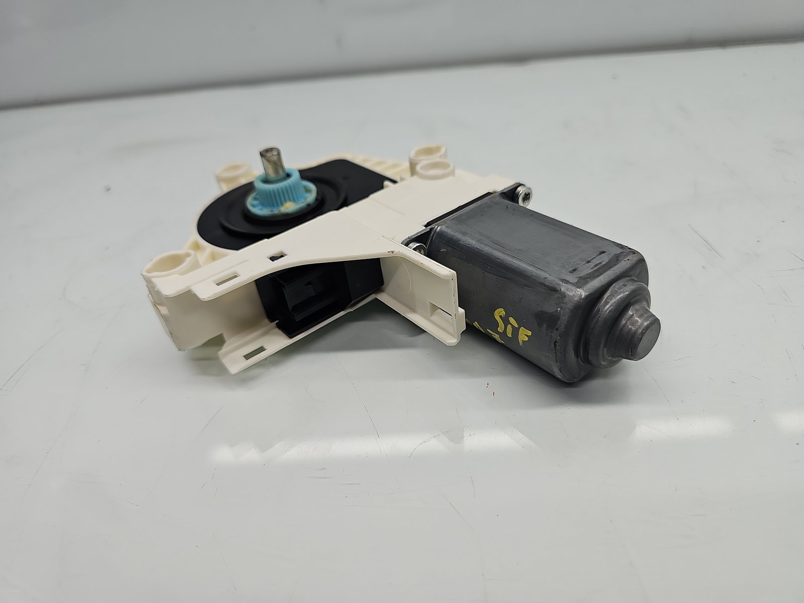 Motoras geam stanga fata AUDI A6 (4G2, C7) [Fabr 2012-2017] 8K0959801B - imagine 3