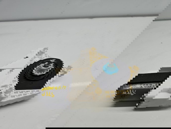 Motoras geam stanga spate AUDI A6 (4G2, C7) [Fabr 2012-2017] 8K0959811A