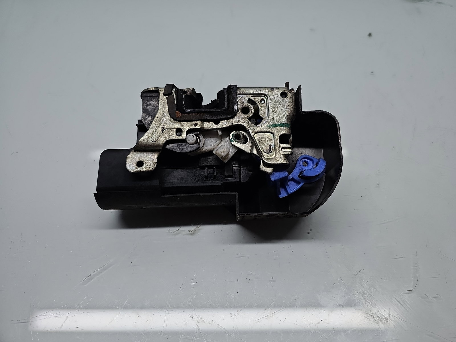 Broasca usa stanga spate Dacia Duster [Fabr 2010-2017] 825036721R - imagine 2