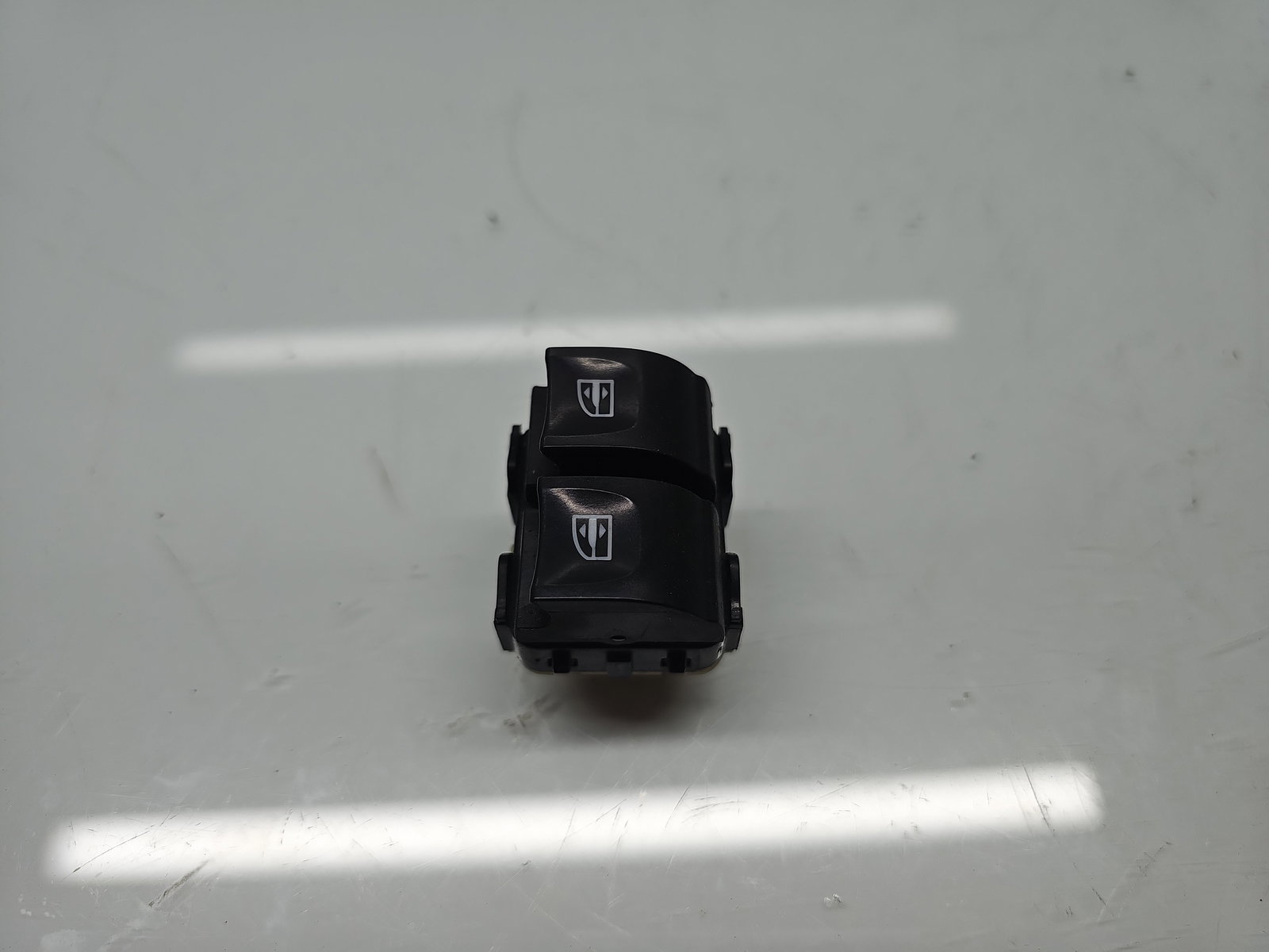 Butoane comanda geamuri sofer Renault Clio 4 (B98) Hatchback [Fabr 2012-2020] 254118044R - imagine 1