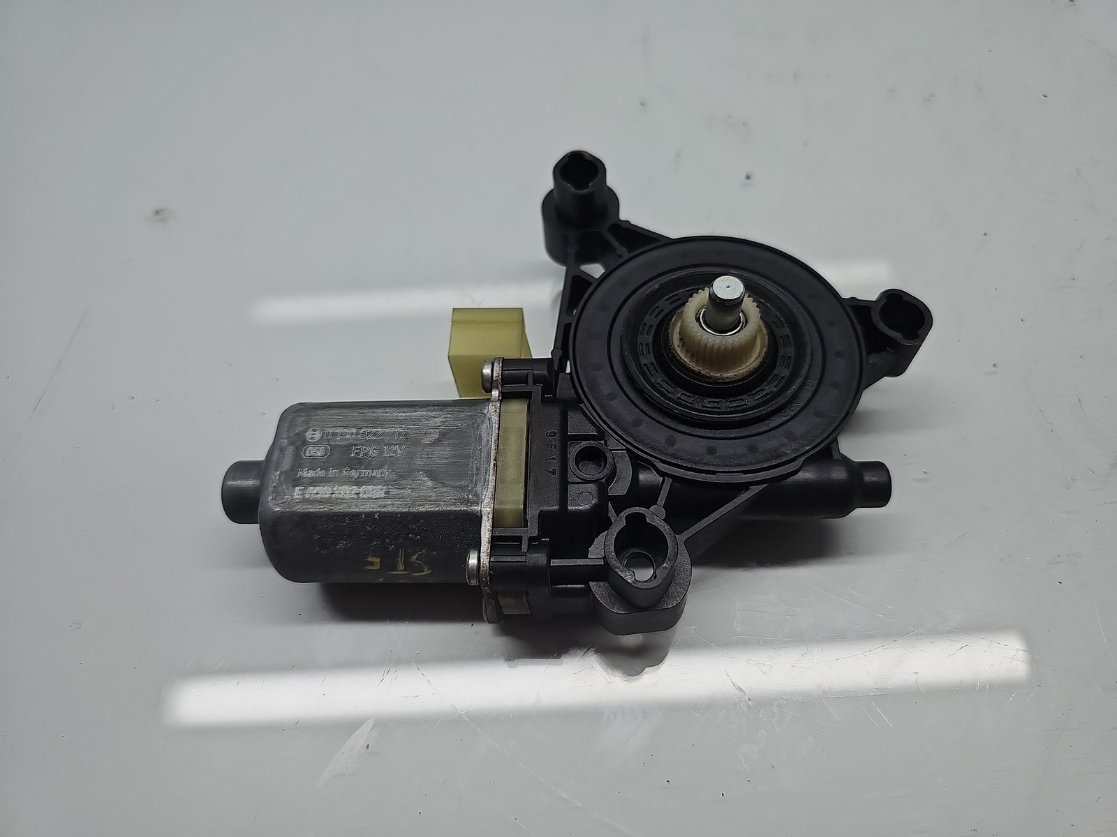 Motoras geam stanga fata Seat Leon (5F1) [Fabr 2012-2018] 5Q0959801B - imagine 2