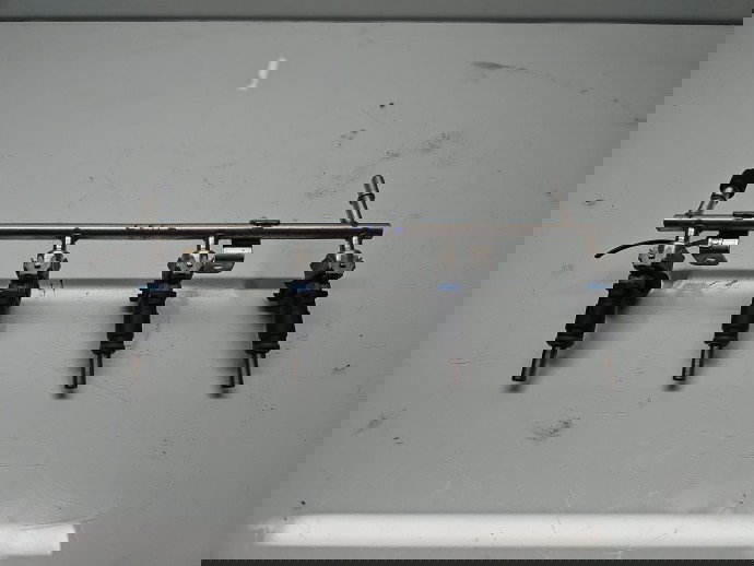 Rampa injectoare Opel Astra J [Fabr 2009-2015] 55573667 1.6 Benz A16XER 85KW / 115CP