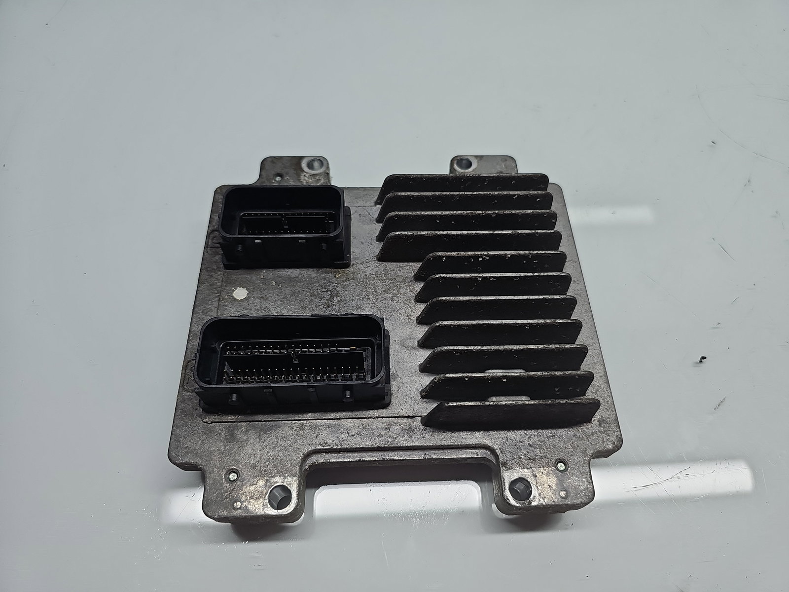 Calculator motor ECU Opel Astra J [Fabr 2009-2015] 12647212 1.6 Benz A16XER 85KW / 115CP - imagine 2