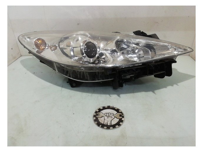 Far dreapta Peugeot 307 1.6 benz OEM 2000-2008