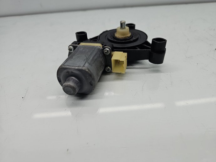 Motoras geam dreapta fata Volkswagen Golf 7 (5G) [Fabr 2014-prezent] 5Q0959802B