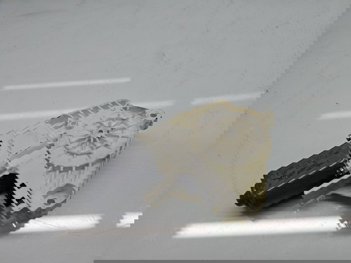 Motoras geam stanga fata AUDI A4 (8K5, B8) Avant [Fabr 2008-2015] 8K0959801A