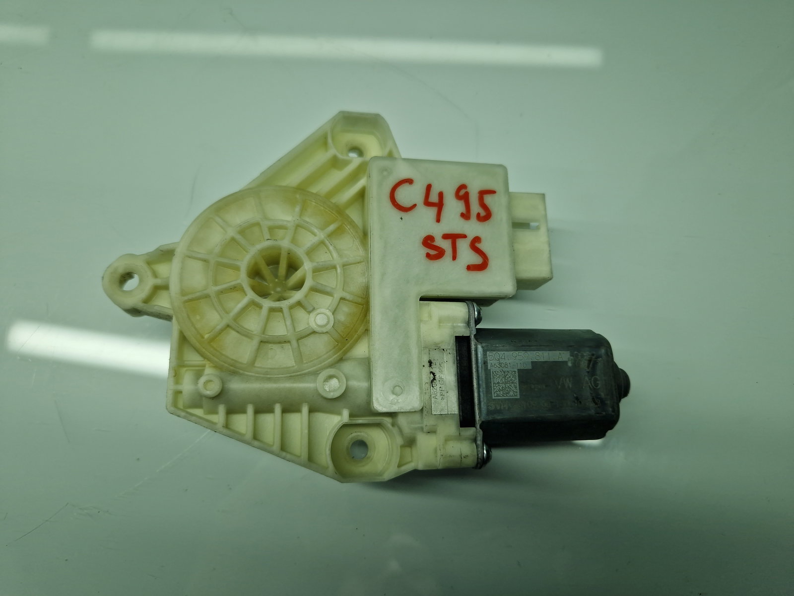 Motoras geam stanga spate Volkswagen Golf 7 (5G) [Fabr 2014-prezent] 5Q4959811A - imagine 1