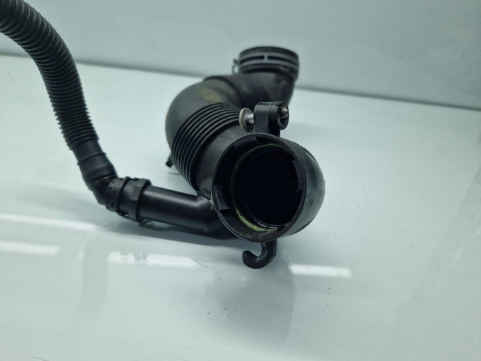 Tub admisie aer  Volkswagen Passat B7 (362) [Fabr 2010-2014] 3C0129635 1.6 TDI CAYC 77KW / 105CP