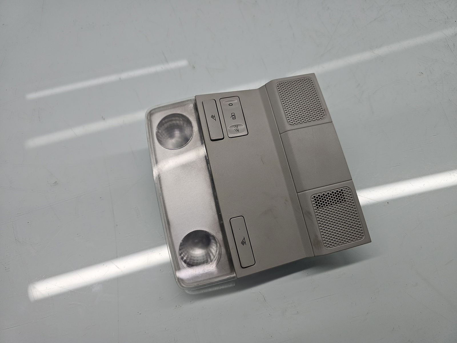 Plafoniera fata Volkswagen Passat CC (357) [Fabr 2008-2012] 1K0947105 - imagine 1