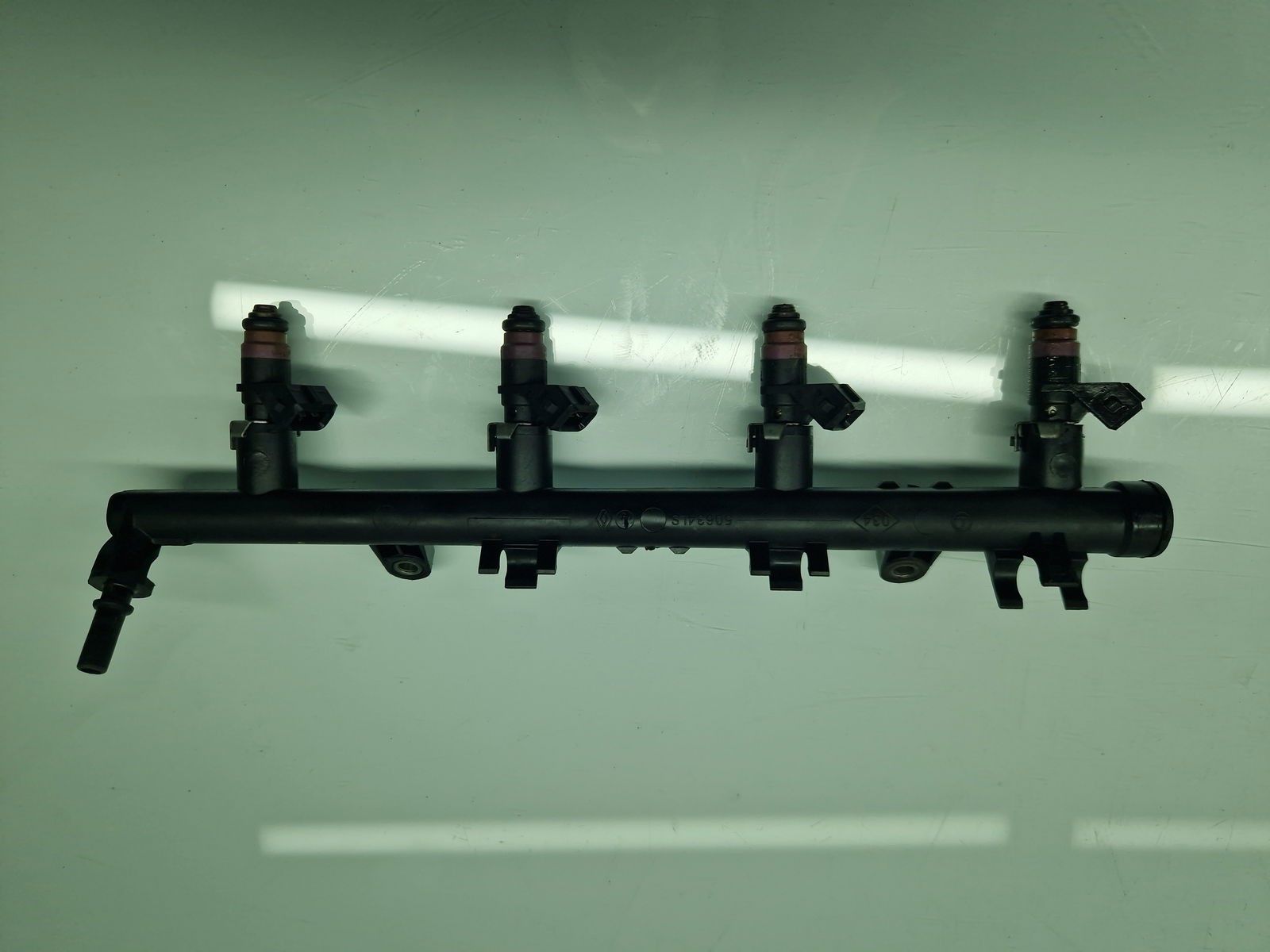 Rampa injectoare Renault Megane 3 [Fabr 2008-2015] 8200135504 1.6 Benz K4M858 81KW / 110CP - imagine 1