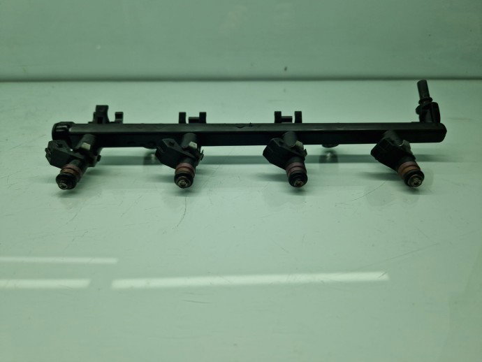 Rampa injectoare  Renault Megane 3 [Fabr 2008-2015] 8200135504 1.6 Benz K4M858 81KW / 110CP